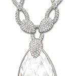 Brad Pitt treats Angelina Jolie to new jewels