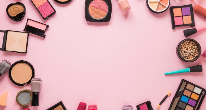 4 Ways You Can Grow Your Business Using Wholesale Cosmetic Providers